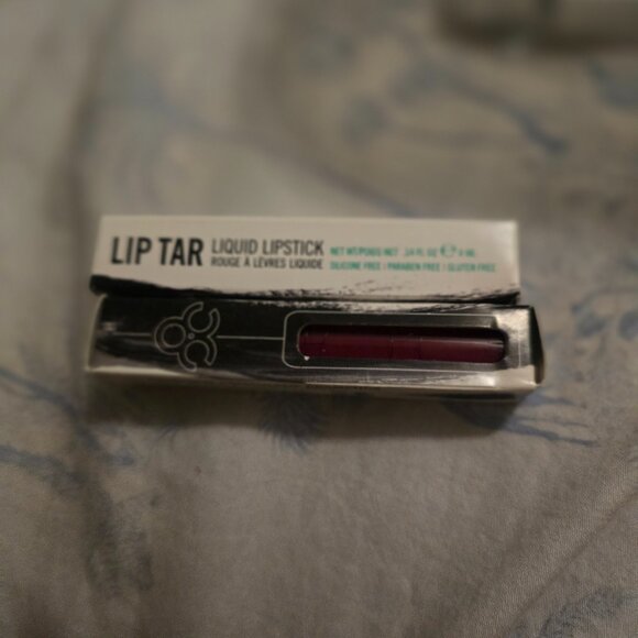 Lip Tar liquid lipstick  strumpet color (Red), Tarred (Black) - Picture 1 of 2